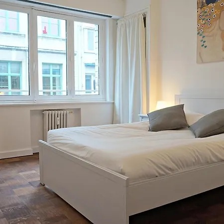 Little Suite - Lazare